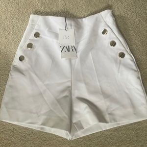New with tags- Zara white highwaiated shorts